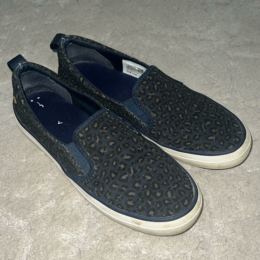 Sperry Crest Twin Gore Animal Print Slip On Sneaker STS87079